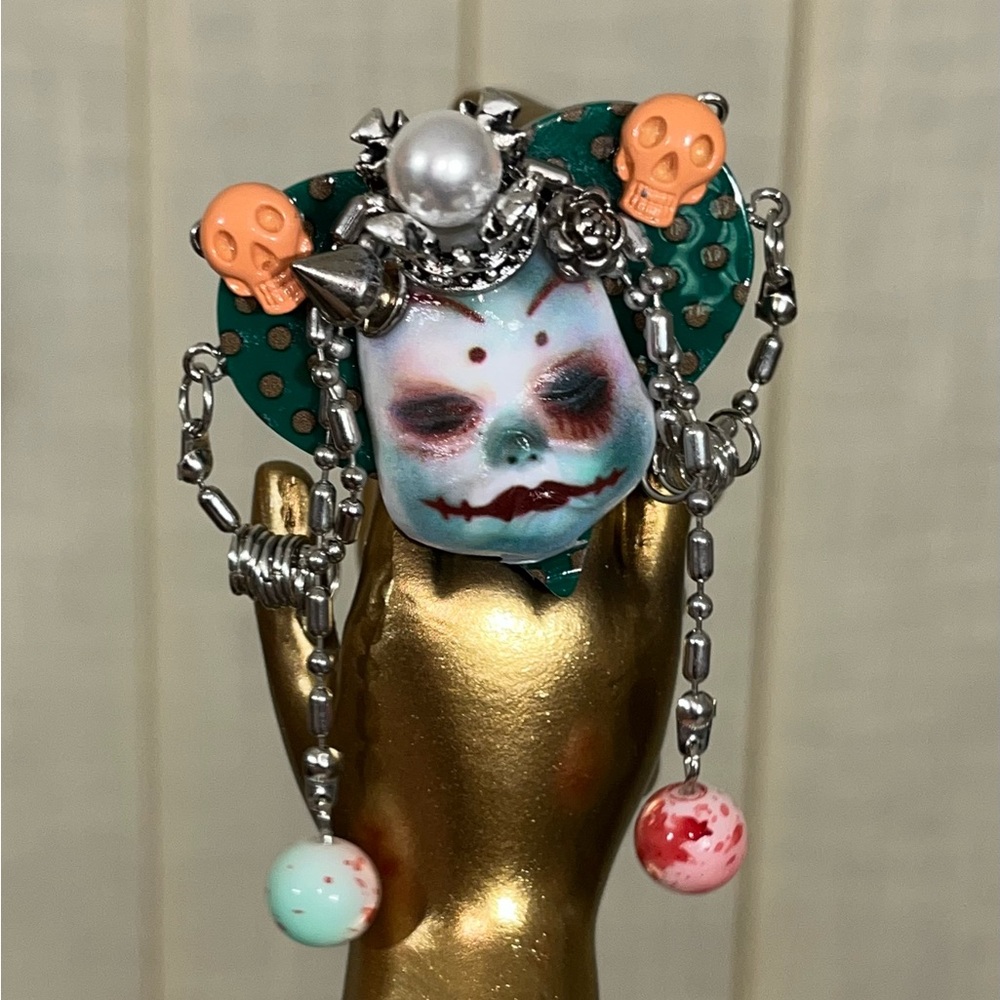 Gothic Creepy Doll Pendant Ring with Chains Adjustable Size NEW!